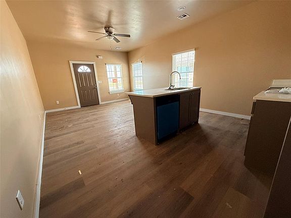 3rd image of 1403 SW Bishop Rd