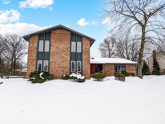 4th image of 7956 Woodview Ct