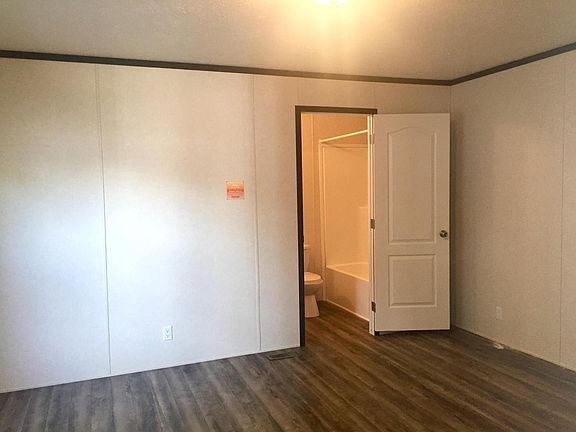 5th image of 103 Clubhouse Dr