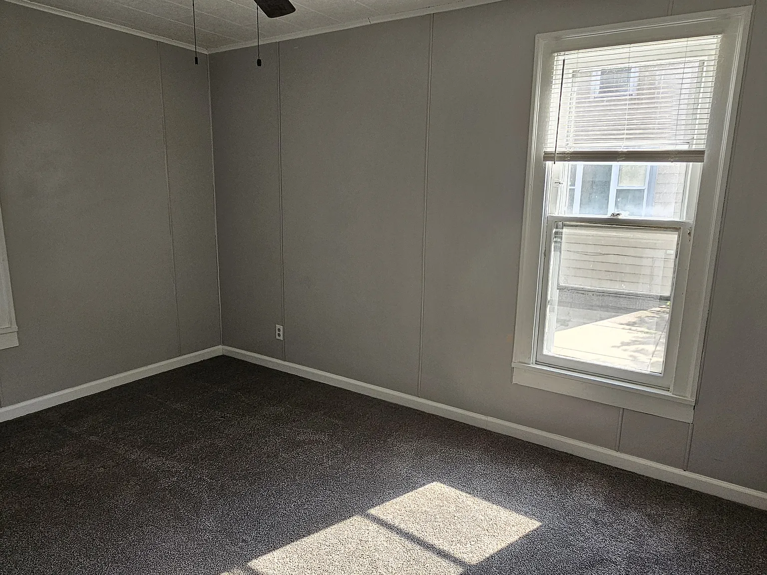 3 bed, 1200 sqft, $1,550 — Photo 2