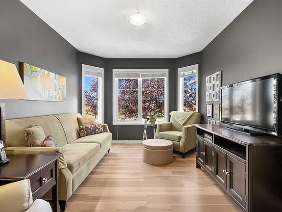 4th image of 448 W Riverside Grn NW