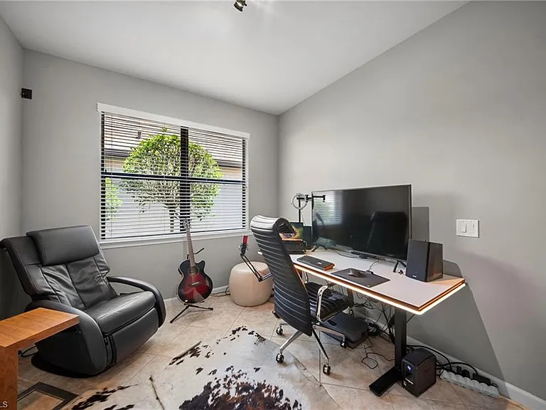 7052 Live Oak Dr — Photo 10