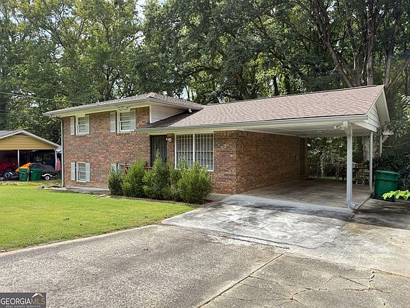 2nd image of 5941 Pinecreek Rd