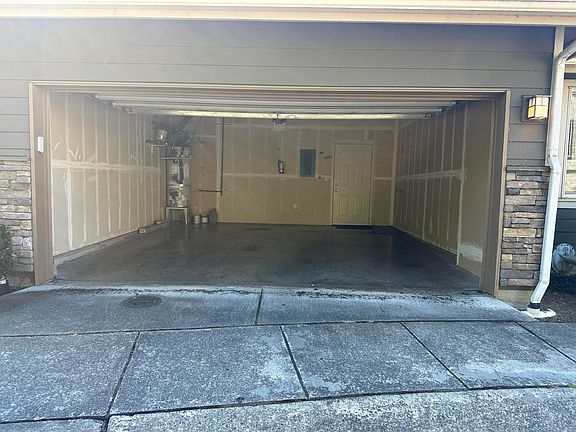 3rd image of 21279 SE 42nd Ln