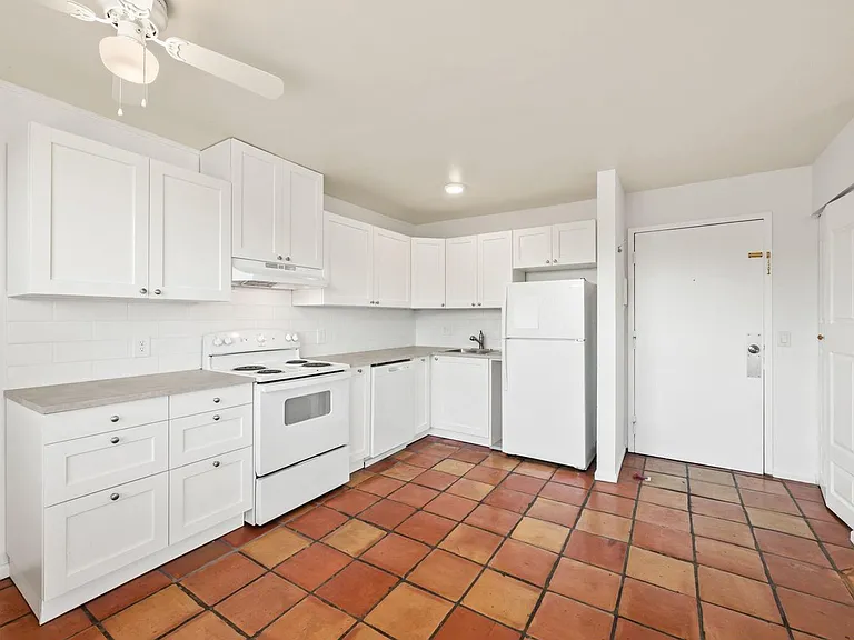 Newly upgraded kitchen.