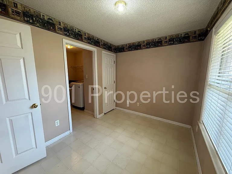 4957 Rivercrest Ln — Photo 11