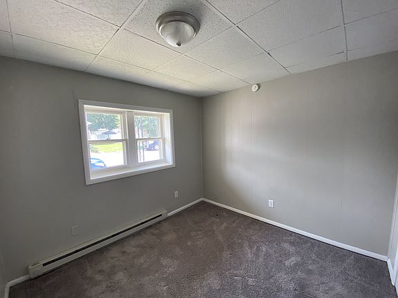 4th image of 442 Eshelman St #11075327
