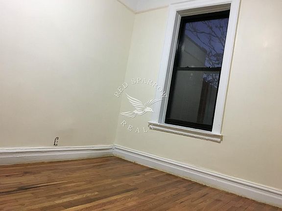 3rd image of 36 Bedford Park Blvd E APT 4E