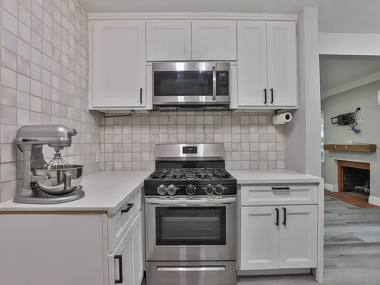 3031 Chestnut St — Photo 8