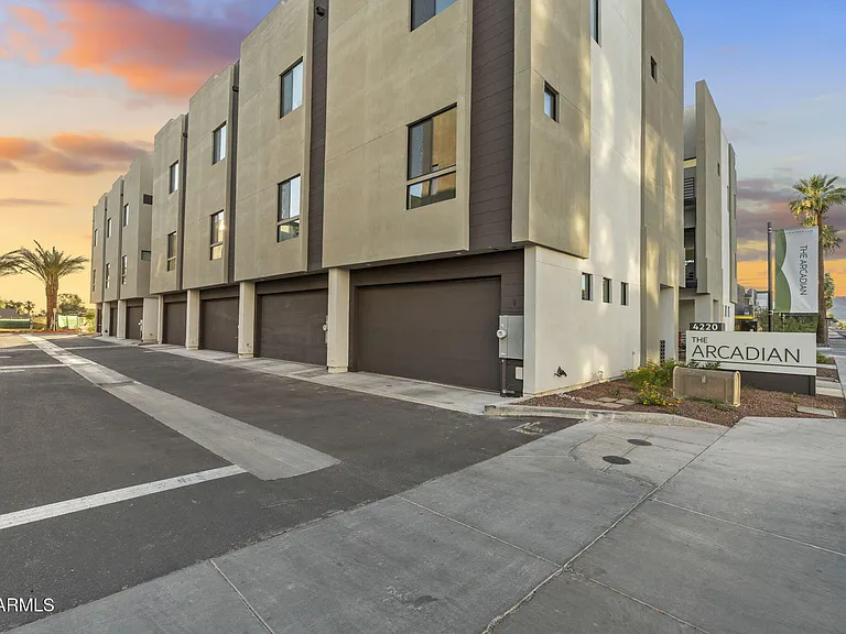 4220 N 32nd St #32 — Photo 46