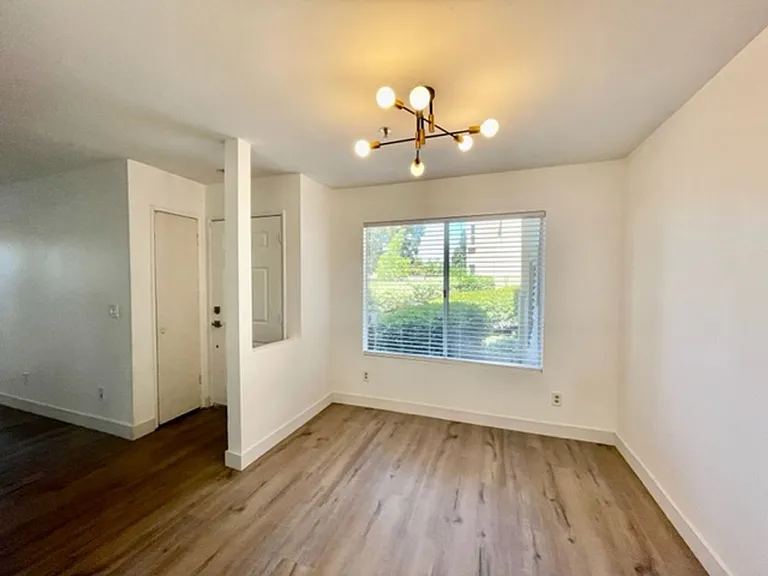 2077 Lakeridge Cir #104 — Photo 5