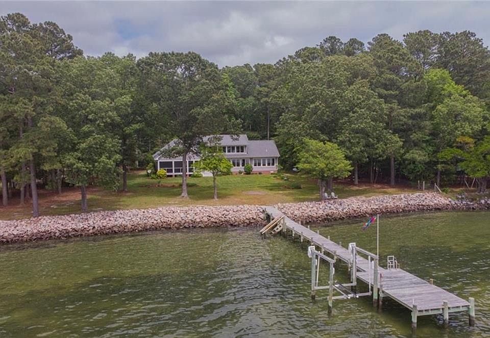 1st image of 139 Bay Haven Ln