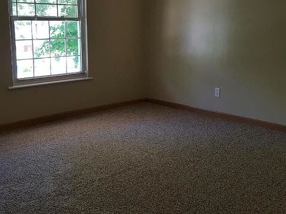 3rd image of 1703 Pennoyer Ave