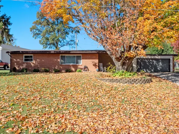 5 Birch Dr, Belleville, IL 62223