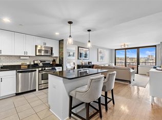 700 Grove St APT 9R, Jersey City, NJ 07310