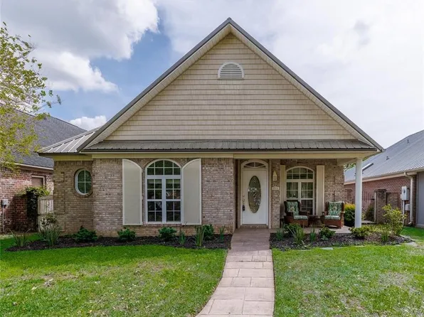 214 Hawthorne Cir, Fairhope, AL 36532