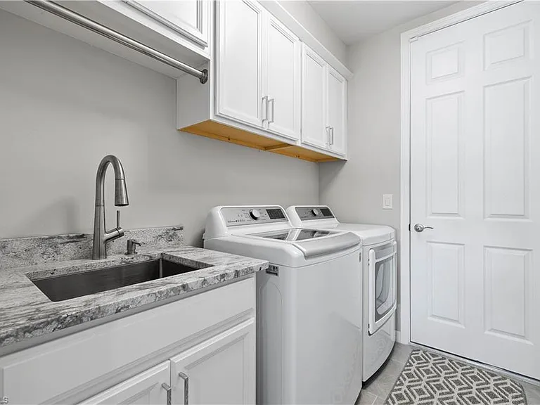 14558 Edgewater Cir — Photo 16