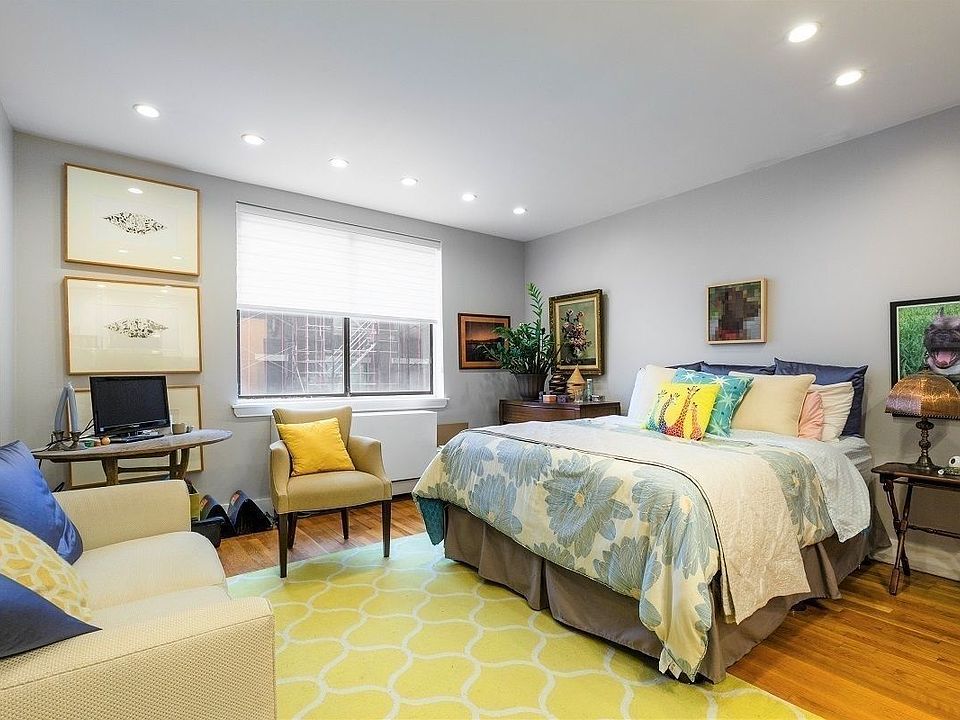 1st image of 434 W 19th St #D5