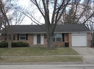 2812 N Kennicott Ave, Arlington Heights, IL 60004