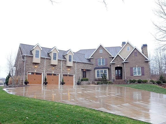 2nd image of 5295 N. Park Dr.