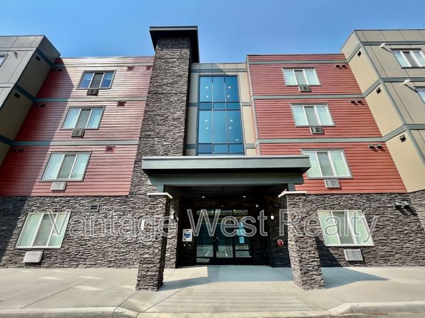 3434 McKinley Beach Dr #305, Kelowna, BC V1V 0H3