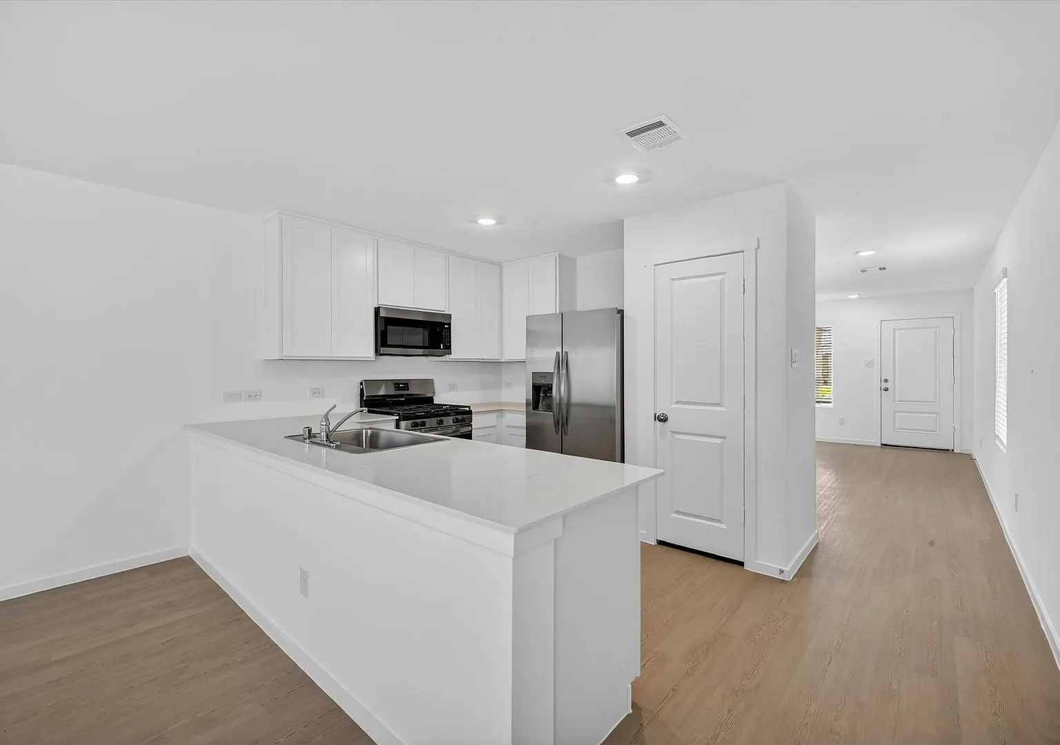 Brand-New & Never Lived In Move-In Ready! — Photo 2