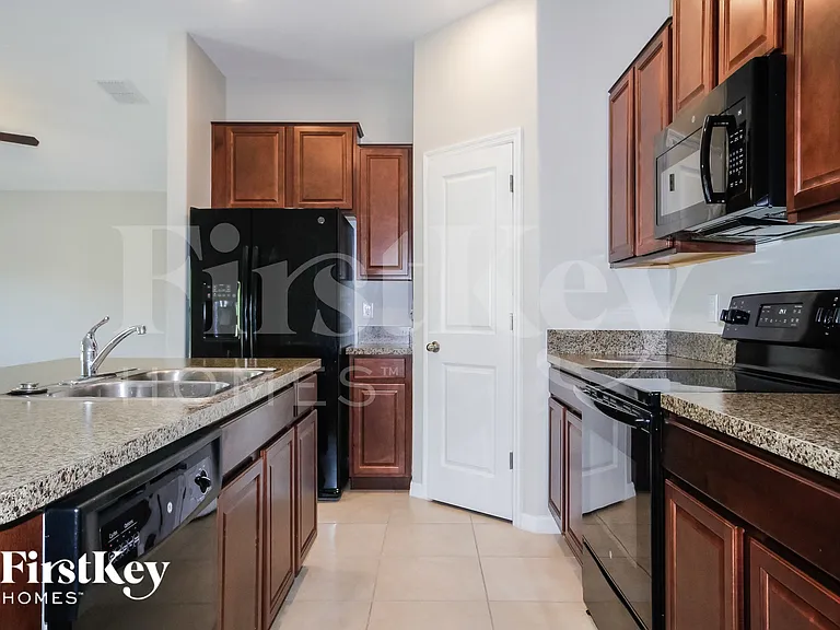 9637 Sage Creek Dr — Photo 8