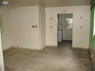 5th image of 51 Poinsettia Ave