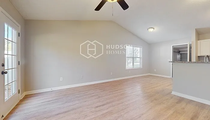 141 Greystone Cir — Photo 4