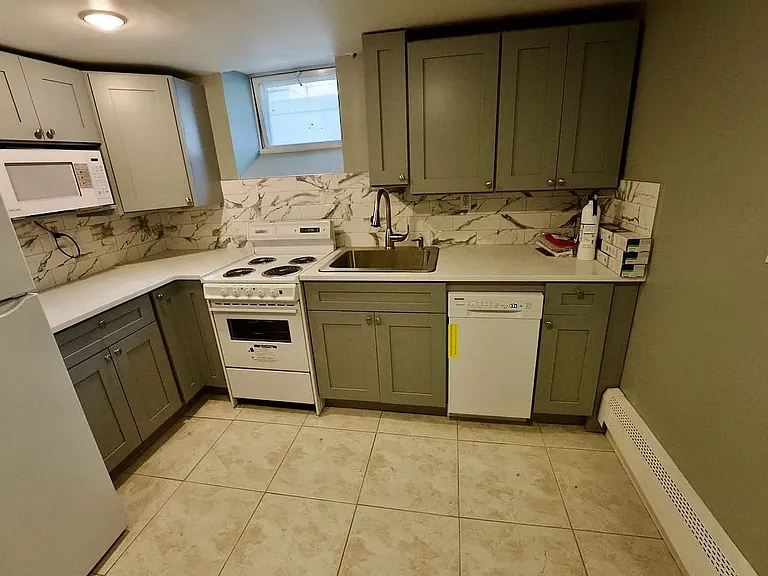 183 Roberts Ave #B — Photo 7