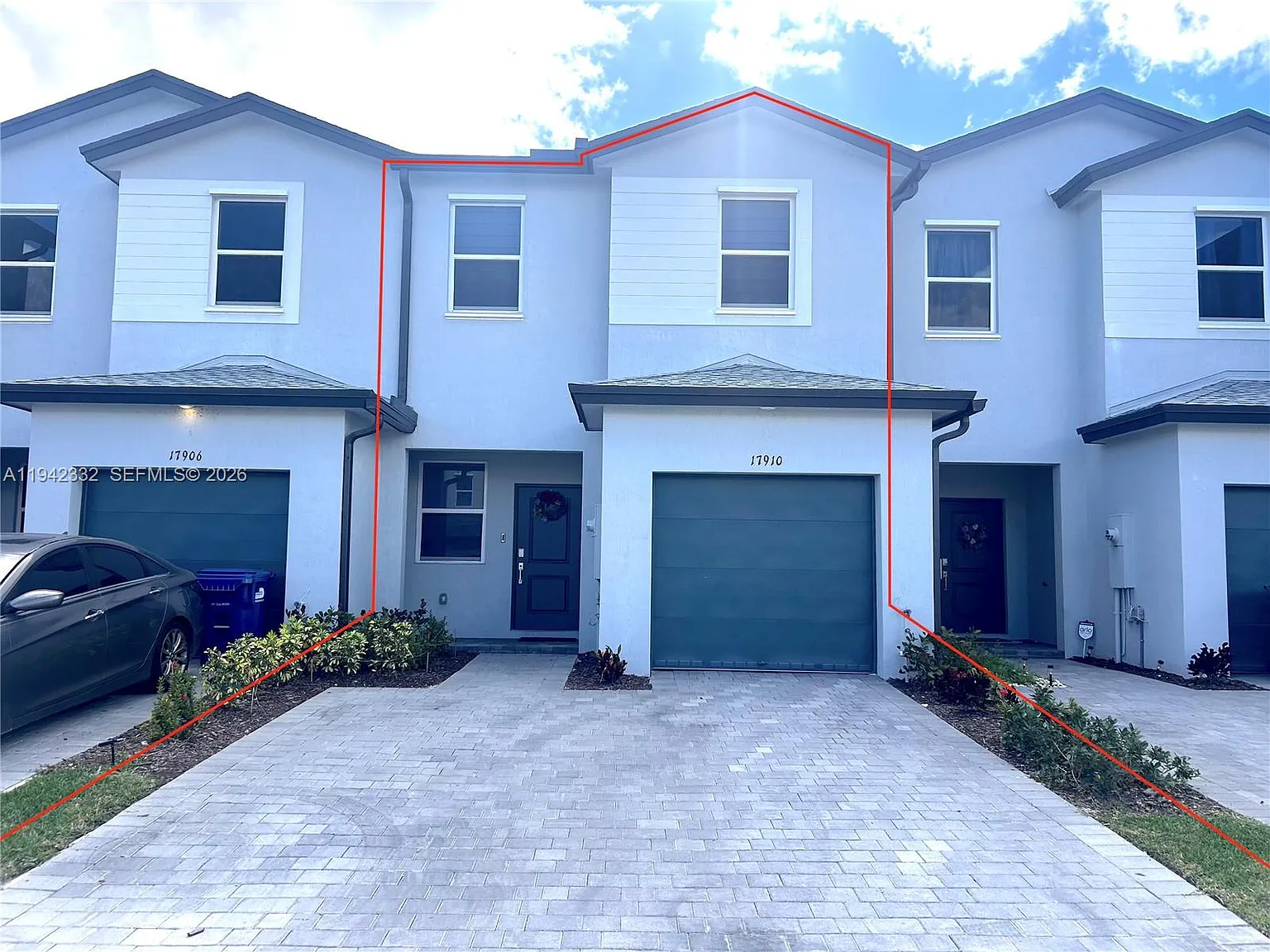 3 bed, 2.5 bath, $2,500 — Photo 2