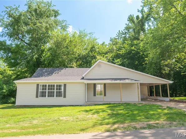 703 Center St, Bloomfield, MO 63825