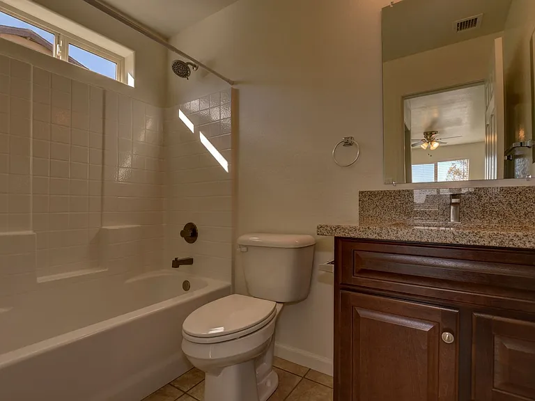 3027 N Corrine Dr — Photo 14