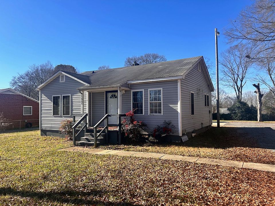 1st image of 824 Park Dr