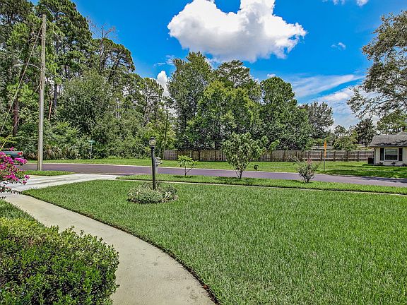 5th image of 3706 Robert Scott Dr E
