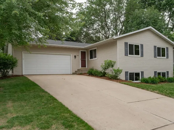 1002 Chalet Dr NW, Rochester, MN 55901
