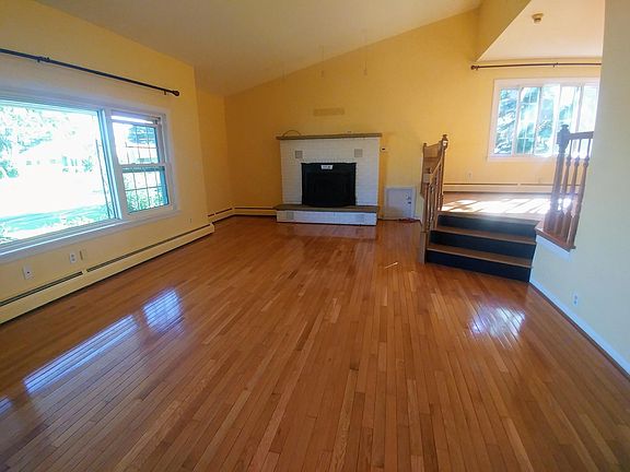 3rd image of 311 Bastian Ave S