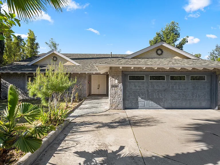 3258 Kirkham Dr — Photo 46
