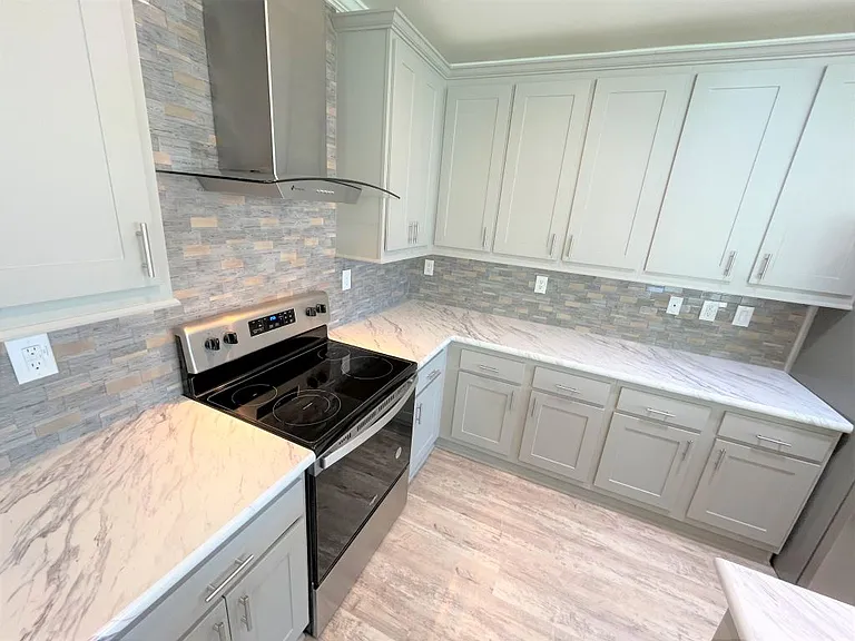 5610 Woodford St #5610E — Photo 13