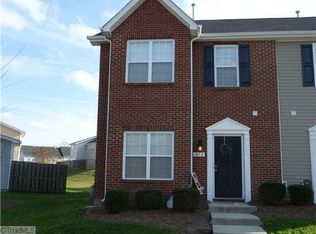 1873 Olivers Crossing Cir, Winston Salem, NC 27127