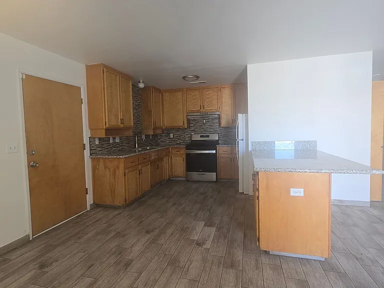 756 Pickerell Ave — Photo 7