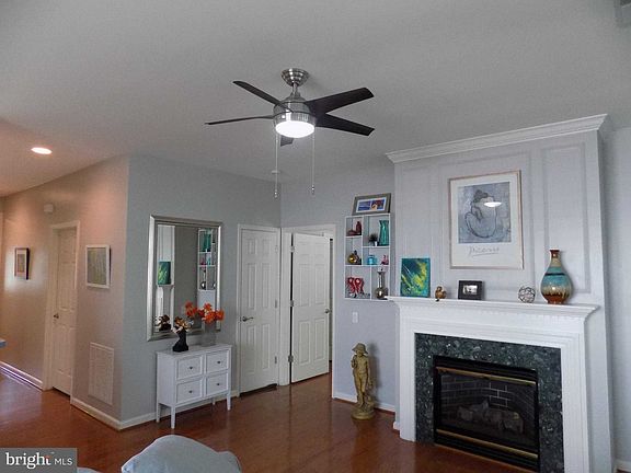4th image of 4 Emory Dr