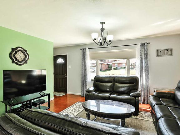 5th image of 4127 Fabian Dr