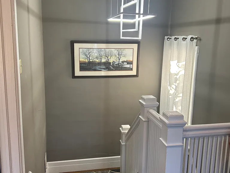 84 Manchester Pl #LOWER — Photo 4