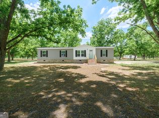 2959 Lake Lannell Rd, Odum, GA 31555