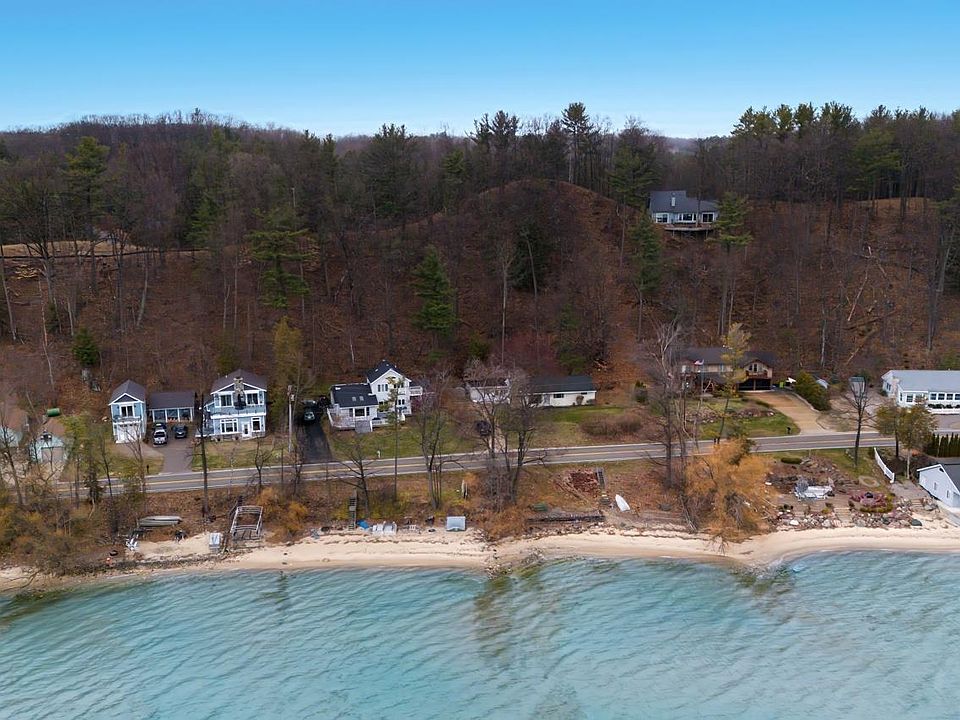 10573 Bluff Rd, Traverse City, MI 49686 Zillow