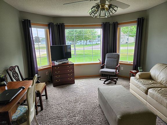 4th image of 1119 Willow Pond Dr
