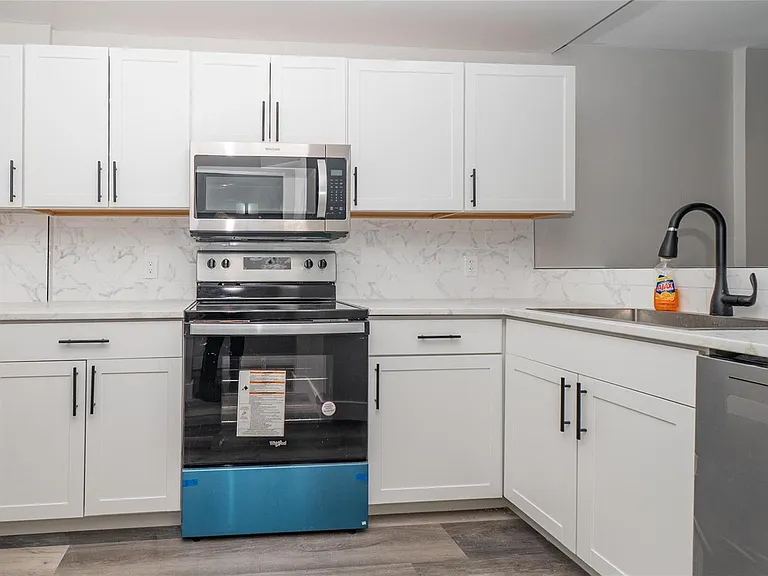 119 Royal Park Dr #4H — Photo 2