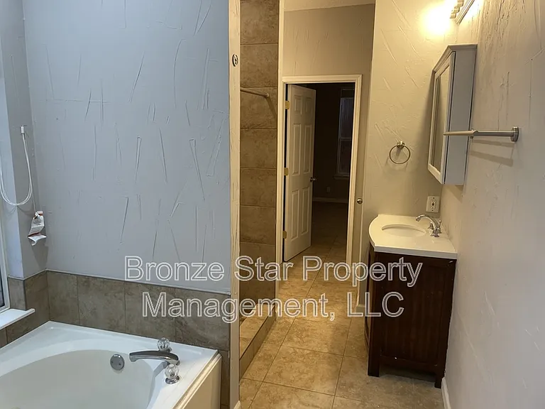 3403 Broadview Ct — Photo 8