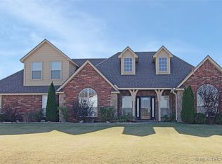 703 SW 19th St, Wagoner, OK 74467